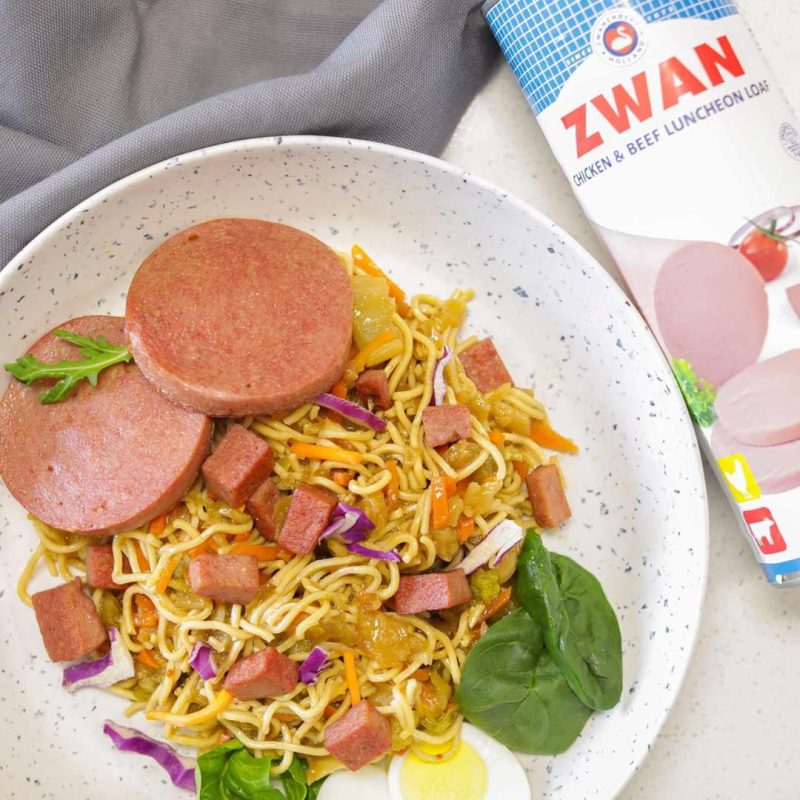 Zwan Chicken & Beef Luncheon Loaf 29.8 oz. | AlbazaarMarket.com